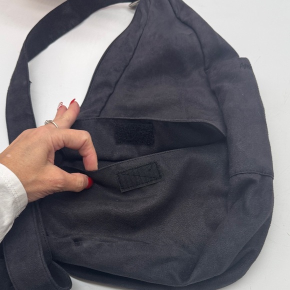 Ameribag Relax Your Back Stylish Black Microsuede Sling Bag BP9393F - Picture 7 of 15